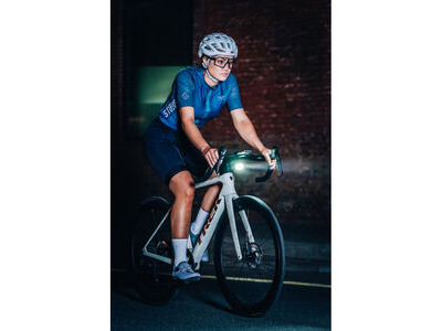 Moon Titan Max 1700 Lumen Front Light click to zoom image