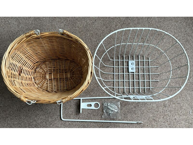 Reid Bikes Standard White Basket Kit + Wicker Basket for Vintage Bikes click to zoom image